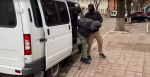 В Калининграде мужчина пытался подарить автомобиль сотруднику УФСБ