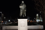 В Калининграде включили подсветку памятника Шиллеру (фото)