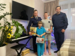 Сотрудники регионального управления СКР поздравили с новогодними праздниками детей коллеги, проходящей службу в новых регионах России