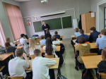 Начальником отделения Госавтоинспекции МО МВД России \"Советский\" Александром Громовым проведена профилактическая беседа с учениками 8 класса МБОУ СОШ N 4 с УИОП города Советска