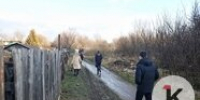 Показал, как прятал тело 7-летнего пасынка: в Черняховске проходит следственный эксперимент (фото, видео) - Klops.Ru