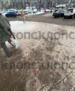 «Мне трудно идти по сугробам! У меня ножки болят!»: «Клопс» проверил некоторые тротуары в городе на очистку от снега (фото, видео)