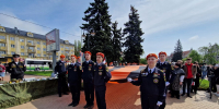 В центре Калининграда развернули 80-метровую георгиевскую ленту в честь юбилея Победы - NewKaliningrad.Ru