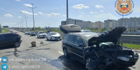На Северном обходе у машины лопнуло колесо, в нее врезались еще два авто - Комсомольская правда