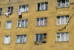 В Калининграде мать не уследила за пробравшимся к окну 5-летним сыном