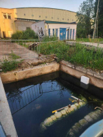 Затопленная яма с электрощитком за Юностью.jpg