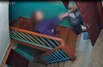 В Калининграде показали жестокую месть из-за видео в подъезде