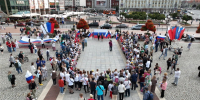 В честь Дня флага России по центру Калининграда проедут мотоциклисты из клуба «Ночные Волки» - Комсомольская правда