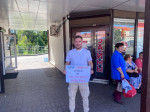 В Калининграде партийцы пикетируют МФО и требуют защиты семей от долгов