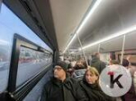 В Калининграде устроили юбилейный рейс троллейбуса, но кататься пришлось в битком набитом душном салоне (фото)