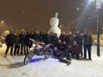 Жители Гвардейска сказали спасибо парням за 4-метрового снеговика