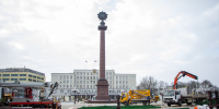 На площади Победы начали устанавливать новую ёлку (фото) - NewKaliningrad.Ru