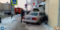 В Гурьевске 19-летний водитель выехал на тротуар и сбил пешехода (фото) - NewKaliningrad.Ru