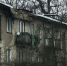Жильцам дома под Калининградом, с которого рухнул кусок крыши, пришлось самим огородить опасный участок (фото)   - Новости Калининграда | Фото: очевидцы - Klops.Ru