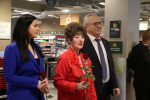 Выставка рисунков, посвященная Международному женскому дню
