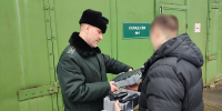 Калининградские таможенники передали военным изъятый терминал спутниковой связи - Kaskad.TV