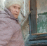 94-летняя жительница Янтарного вынуждена ползком подниматься в квартиру из-за аварийной лестницы - Новости Калининграда | Фото: Надежда Ржевская - Klops.Ru
