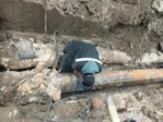 В Калининграде в сквере у драмтеатра из-за ремонта трубы разрыли часть газона (фото)