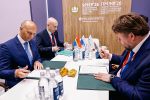 Алексей Беспрозванных подписал соглашение на ПМЭФ-2026 с руководством «Росагролизинг»