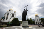 Кирилл и Владимир: глава РПЦ провел в Калининграде богослужения и освятил новый памятник (фото)