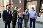 Жильцам аварийного дома в Калининграде вручили ключи от новых квартир
