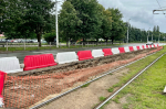 Возле бывшего универсама «Московский» в Калининграде начали обустраивать трамвайные платформы (фото)