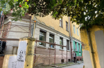 В Калининграде приступили к ремонту исторического дома с декором на Красной (фото)