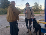 Парень с собакой живёт уединённо в лесополосе на окраине Калининграда | Фото: Геннадий Татаренко