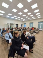 Профилактика и поддержка: в Калининграде прошла встреча для детей‑сирот и студентов
